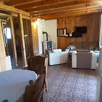 Mazurskie Wzgórze-domki Z Basenem Casa de Férias