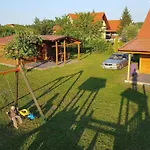Mazurskie Wzgórze-domki Z Basenem Rydzewo (Gizycko)