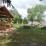 Mazurskie Wzgórze-domki Z Basenem *